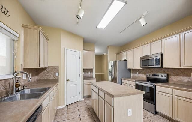rental at 121  Ozuna Dr in Cibolo, TX — photo 4