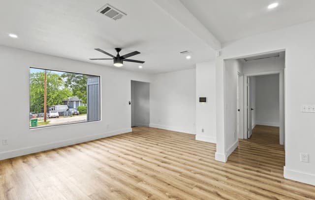 rental at 334  Cooper St in San Antonio, TX — photo 4