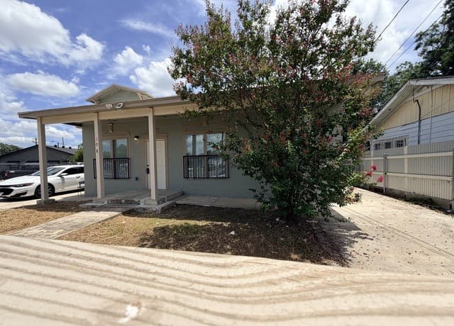 rental at 108  Beatrice Ave Unit 102 in San Antonio, TX — photo 2