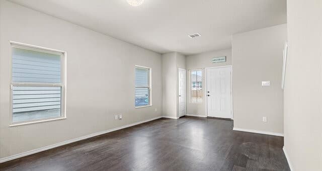 rental at 5915  Poolside Park in Converse, TX — photo 3