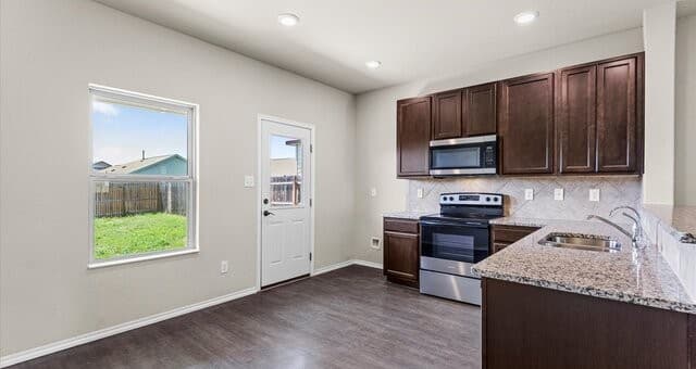 rental at 5915  Poolside Park in Converse, TX — photo 5