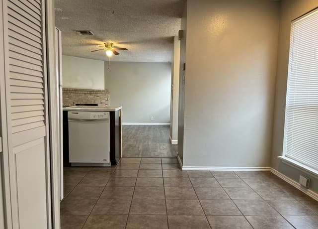 rental at 8415  Cranberry Hl Unit 1 in San Antonio, TX — photo 5