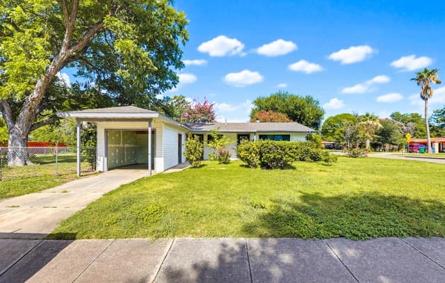 rental at 271  Wayside Dr in San Antonio, TX — photo 2