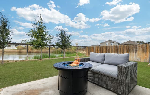 rental at 13225  Hagerd Loop in St Hedwig, TX — photo 2