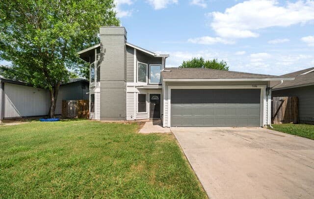 rental at 7106  Warrior Trl in San Antonio, TX — photo 2