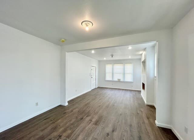 rental at 2623 W Houston St in San Antonio, TX — photo 5
