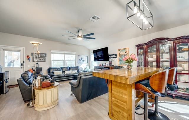 rental at 11934  Chipper Landing in San Antonio, TX — photo 5