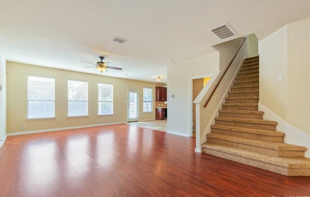 rental at 13910  Bella Donna in San Antonio, TX — photo 4