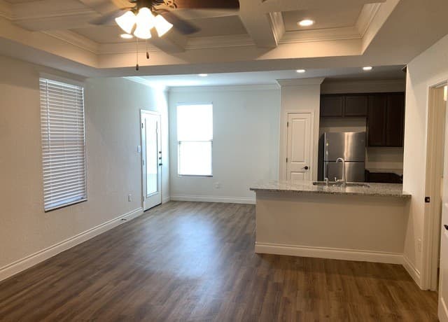 rental at 319  Untermaier St in New Braunfels, TX — photo 2