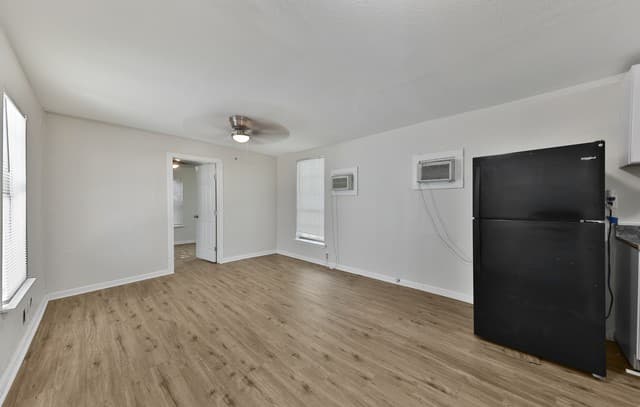 rental at 827 W Rosewood Ave Unit #6 in San Antonio, TX — photo 3