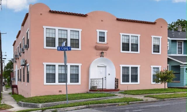 rental at 902 W Craig Unit 1 in San Antonio, TX — photo 3