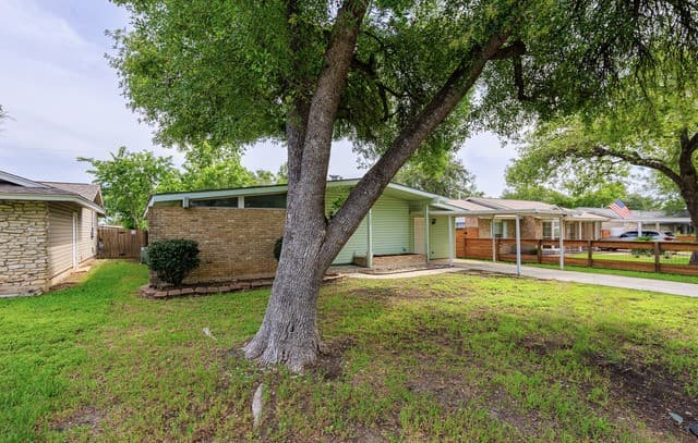 rental at 4402  Bright Sun St in San Antonio, TX — photo 3