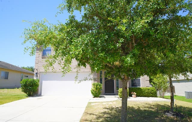 rental at 740  Fountain Gate in Cibolo, TX — photo 2