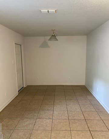 rental at 13618  Woodstone Way in San Antonio, TX — photo 4