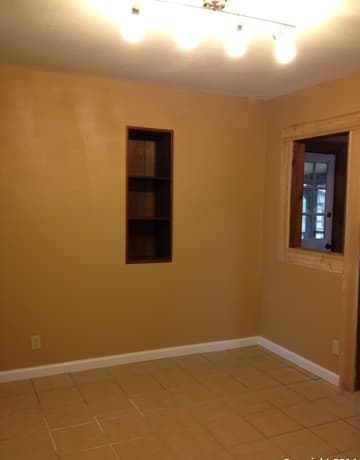 rental at 213  Royal Dr in Converse, TX — photo 5