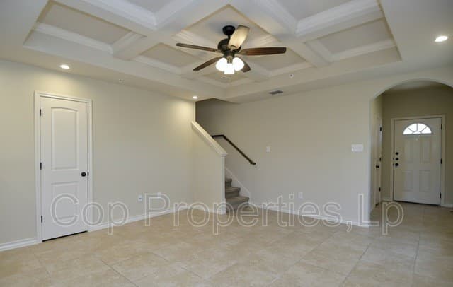 rental at 6622  Arancione Ave Unit 101 in San Antonio, TX — photo 2