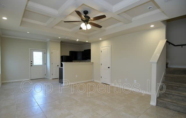 rental at 6622  Arancione Ave Unit 101 in San Antonio, TX — photo 3