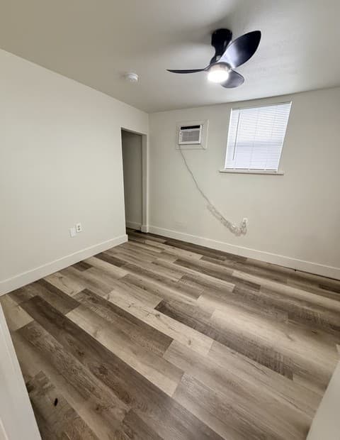rental at 1121  Essex St Unit 3 in San Antonio, TX — photo 5