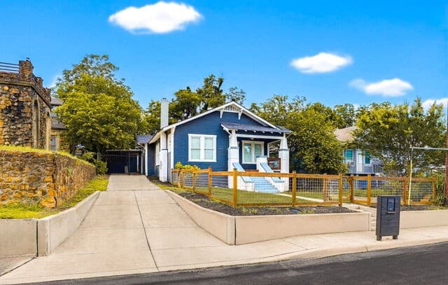 rental at 1307  Kayton Ave in San Antonio, TX — photo 2