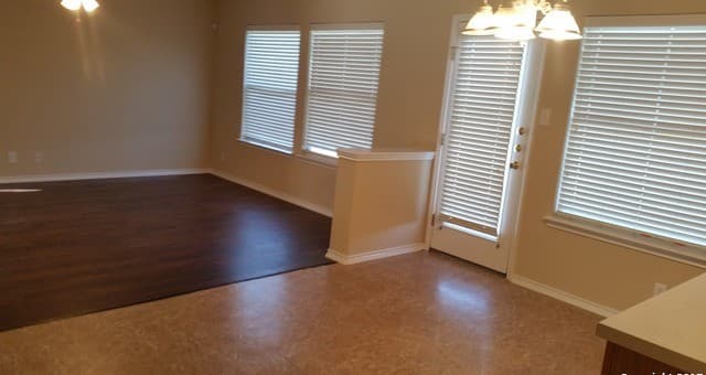 rental at 9846  Dawn Trail in San Antonio, TX — photo 5