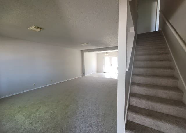 rental at 6110  Candletree in San Antonio, TX — photo 2