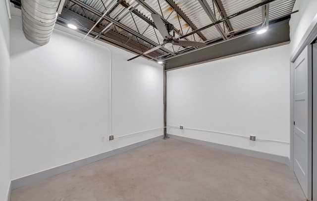 rental at 215  Coca Cola Pl Unit 303 in San Antonio, TX — photo 3
