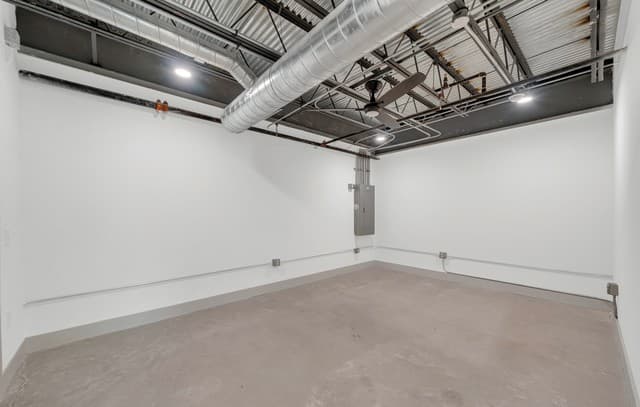 rental at 215  Coca Cola Pl Unit 303 in San Antonio, TX — photo 4
