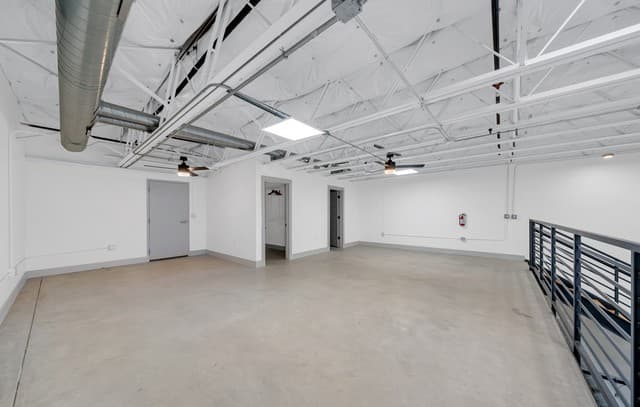 rental at 215  Coca Cola Pl Unit 307 in San Antonio, TX — photo 5