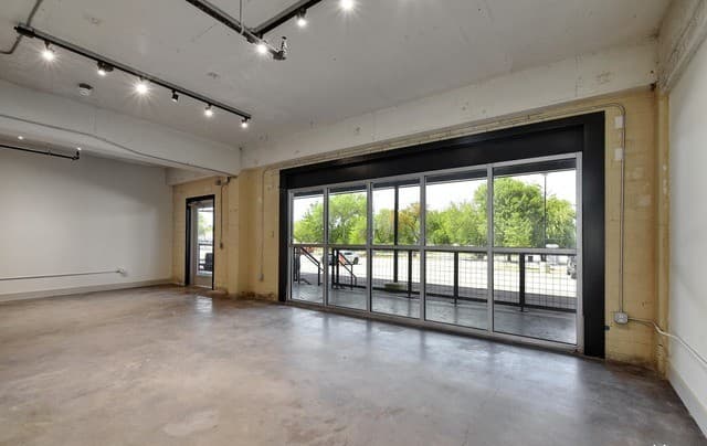 rental at 215  Coca Cola Pl Unit 308 in San Antonio, TX — photo 3