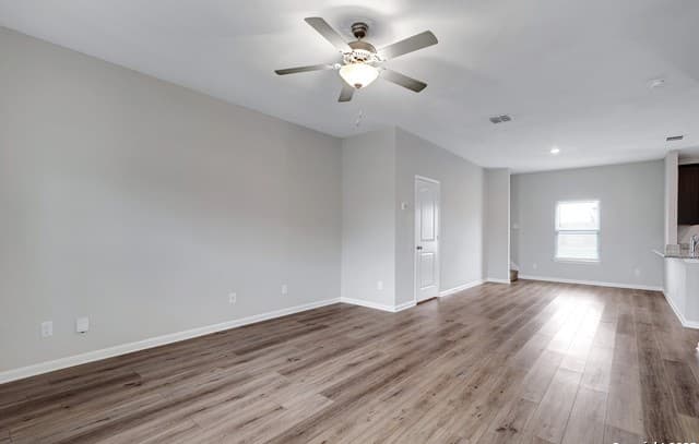 rental at 9226  Bennett Frst in Converse, TX — photo 4