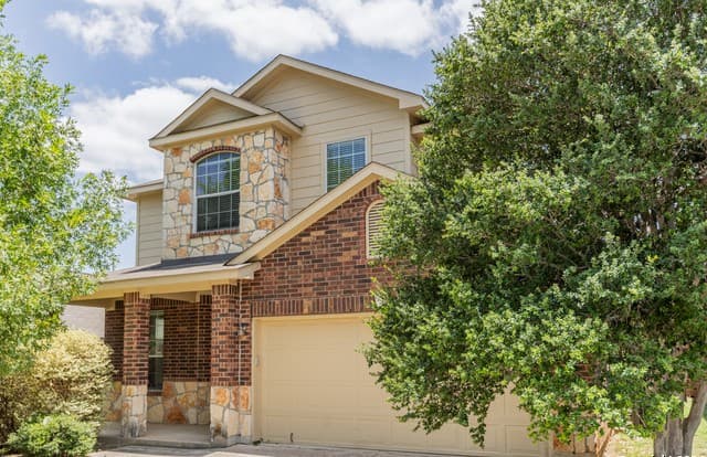 rental at 14010  Bella Donna in San Antonio, TX — photo 2