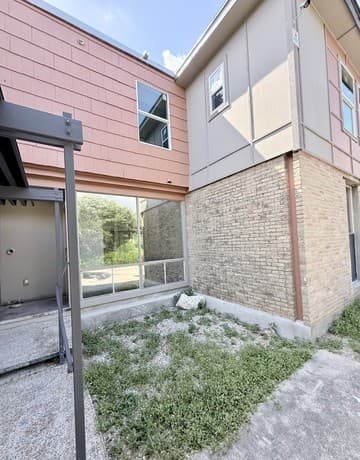 rental at 935  Eventide Unit UNIT 2 in San Antonio, TX — photo 3