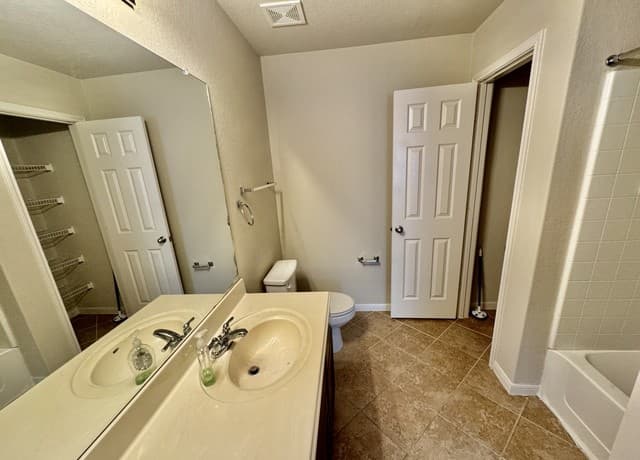 rental at 1450  Dancing Wolf in San Antonio, TX — photo 5