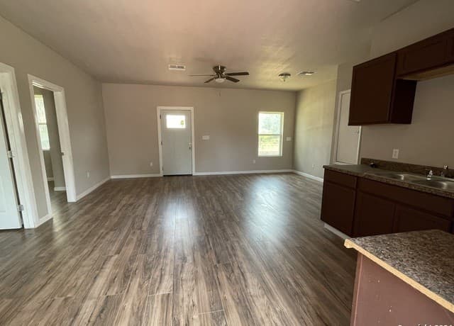 rental at 11221  Martinez Pass Unit A in Schertz, TX — photo 5