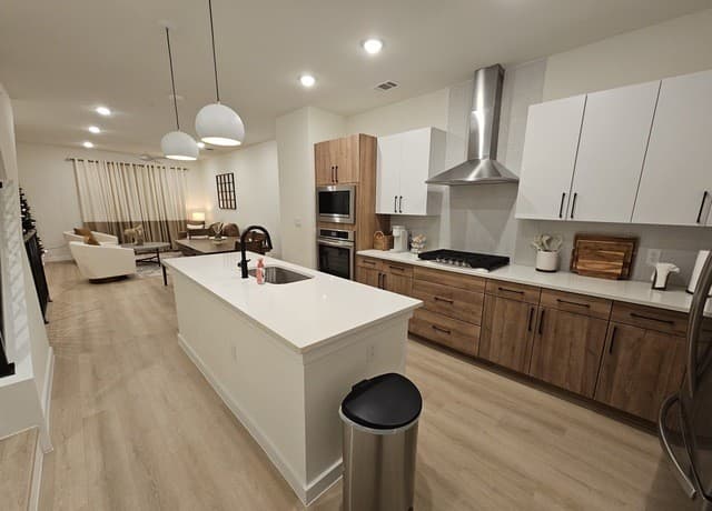 rental at 719  E Locust St Unit 3111 in San Antonio, TX — photo 2