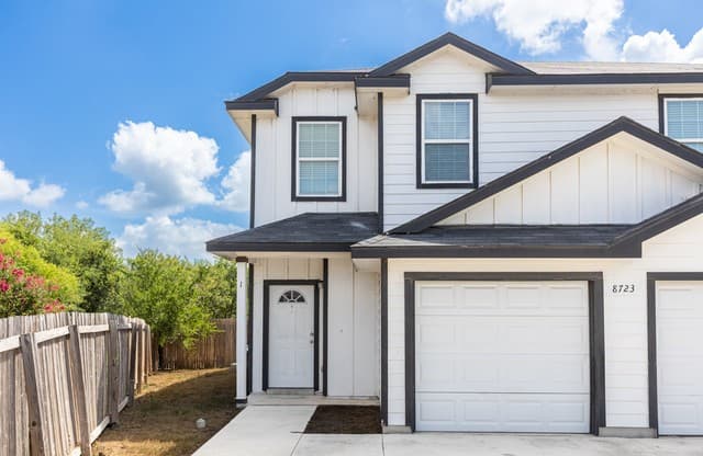 rental at 8723  Key Windy Way Unit 1 in Converse, TX — photo 3