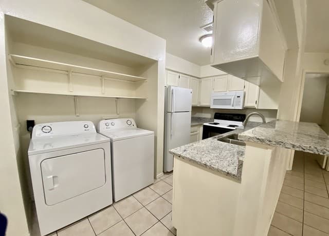 2-bedroom rental at 11610 Vance Jackson Rd Unit 1083 in San Antonio, TX — photo 4