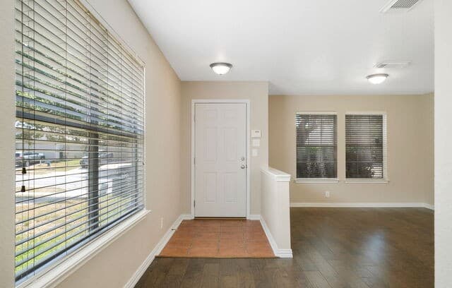 rental at 136  Longhorn Way in Converse, TX — photo 4