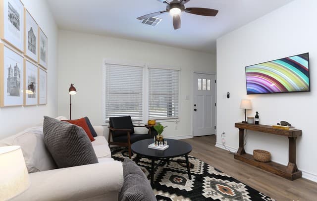 rental at 311  Ferguson Unit 202 in San Antonio, TX — photo 3
