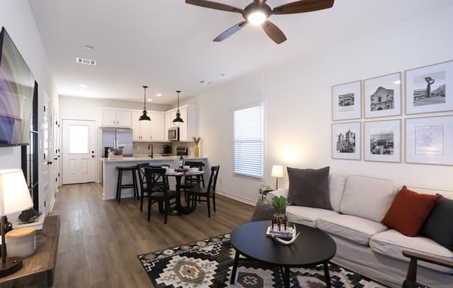 rental at 311  Ferguson Unit 202 in San Antonio, TX — photo 5