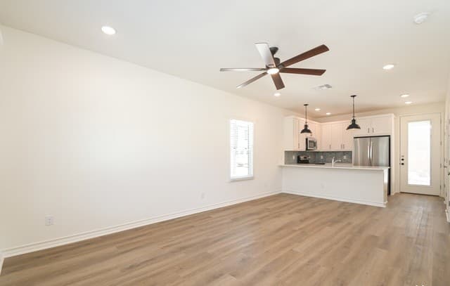 rental at 1818  Martin Luther King Unit 101 in San Antonio, TX — photo 3
