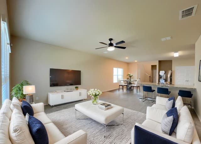 rental at 13531  Lily Lane in St Hedwig, TX — photo 2