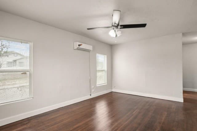 rental at 2303  Burnet in San Antonio, TX — photo 2