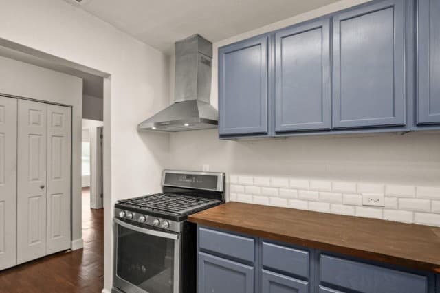 rental at 2303  Burnet in San Antonio, TX — photo 5