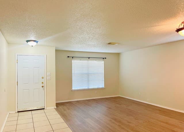 rental at 7306  Daulton Ridge in Converse, TX — photo 5