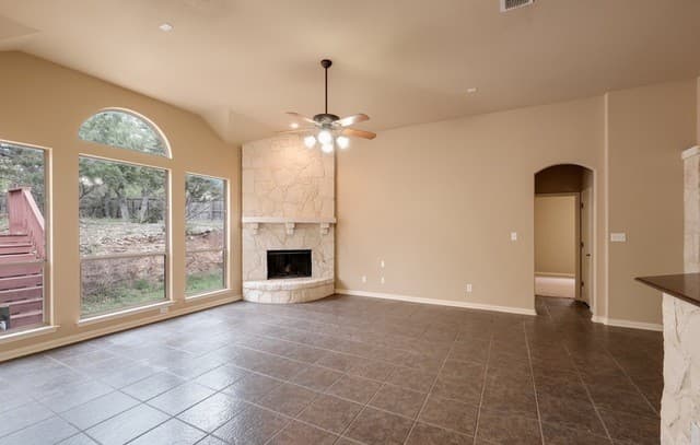 rental at 23907  Seven Winds in San Antonio, TX — photo 2