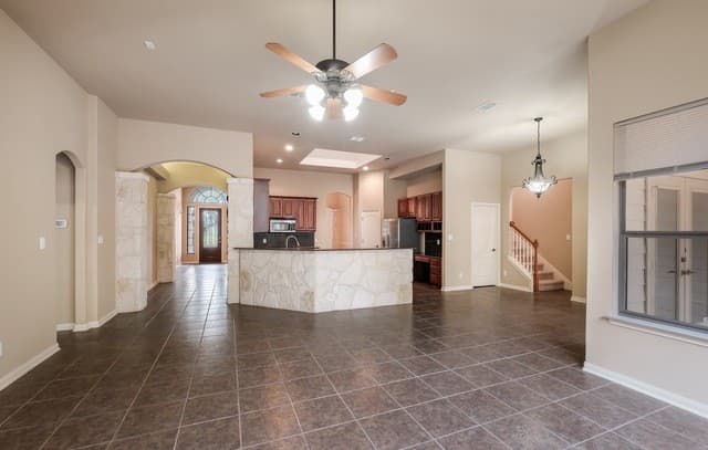 rental at 23907  Seven Winds in San Antonio, TX — photo 4