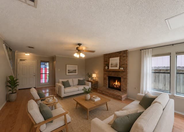 rental at 13915  Laurel Hollow Dr in San Antonio, TX — photo 2
