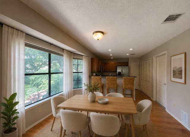rental at 13915  Laurel Hollow Dr in San Antonio, TX — photo 3