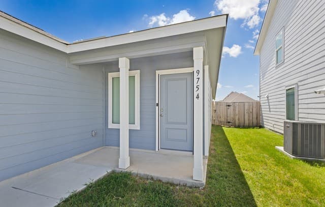 rental at 9754  Janefield Ml in San Antonio, TX — photo 2